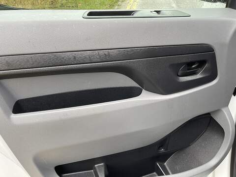 Peugeot Expert 1.5 BlueHDi 1000 Professional Premium Standard Panel Van MWB Euro 6 (s/s) 6dr - U399