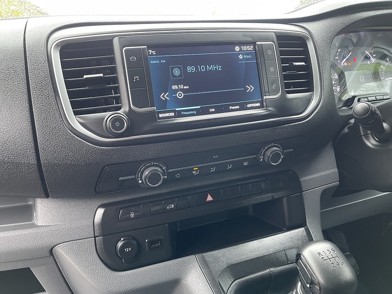 Peugeot Expert 1.5 BlueHDi 1000 Professional Premium Standard Panel Van MWB Euro 6 (s/s) 6dr - U399