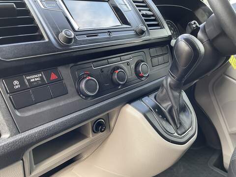 Volkswagen Transporter 2.0 TDI T30 BlueMotion Tech Trendline DSG FWD SWB Euro 6 (s/s) 5dr - U400