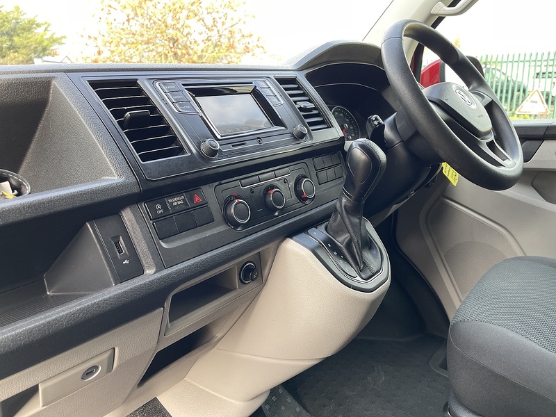 Volkswagen Transporter 2.0 TDI T30 BlueMotion Tech Trendline DSG FWD SWB Euro 6 (s/s) 5dr - U400