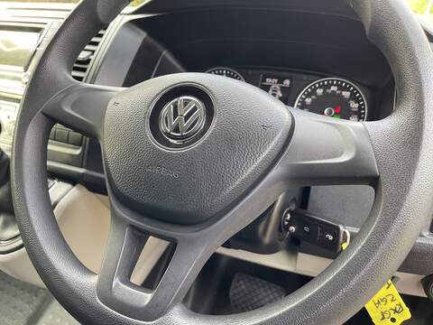 Volkswagen Transporter 2.0 TDI T30 BlueMotion Tech Trendline DSG FWD SWB Euro 6 (s/s) 5dr - U400