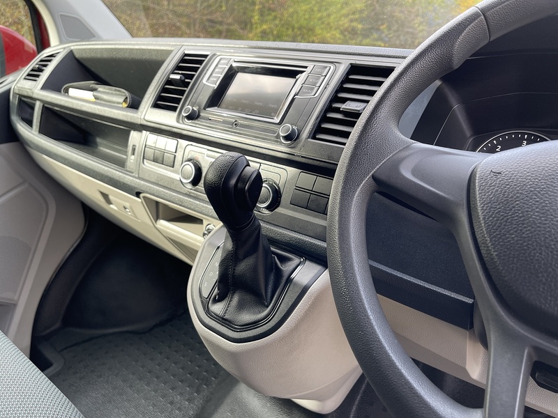 Volkswagen Transporter 2.0 TDI T30 BlueMotion Tech Trendline DSG FWD SWB Euro 6 (s/s) 5dr - U400