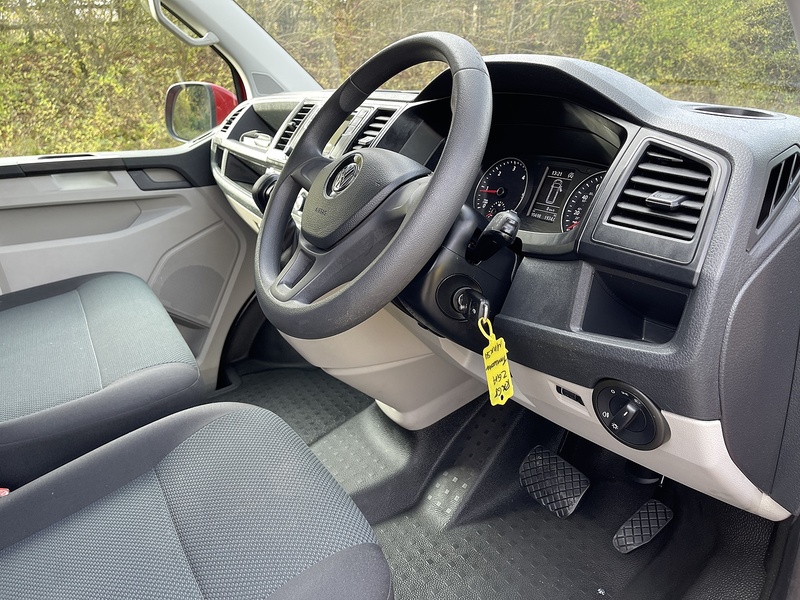 Volkswagen Transporter 2.0 TDI T30 BlueMotion Tech Trendline DSG FWD SWB Euro 6 (s/s) 5dr - U400