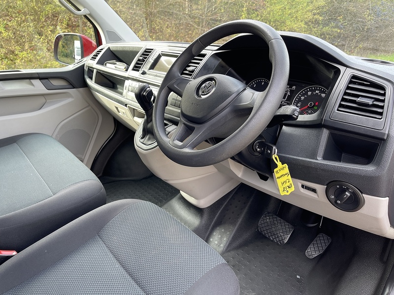 Volkswagen Transporter 2.0 TDI T30 BlueMotion Tech Trendline DSG FWD SWB Euro 6 (s/s) 5dr - U400