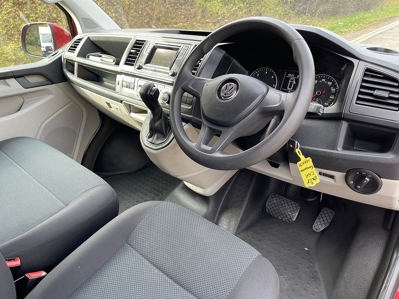 Volkswagen Transporter 2.0 TDI T30 BlueMotion Tech Trendline DSG FWD SWB Euro 6 (s/s) 5dr - U400