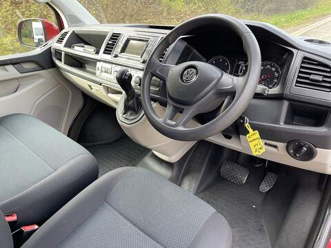 Volkswagen Transporter 2.0 TDI T30 BlueMotion Tech Trendline DSG FWD SWB Euro 6 (s/s) 5dr - U400