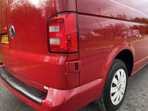 Volkswagen Transporter 2.0 TDI T30 BlueMotion Tech Trendline DSG FWD SWB Euro 6 (s/s) 5dr - U400