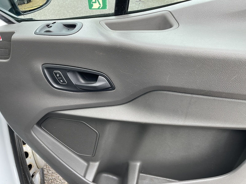 Ford Transit 2.0 460 EcoBlue Leader RWD L4 H3 Euro 6 (s/s) 5dr (17 Seat, DRW) - U401