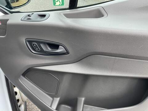 Ford Transit 2.0 460 EcoBlue Leader RWD L4 H3 Euro 6 (s/s) 5dr (17 Seat, DRW) - U401