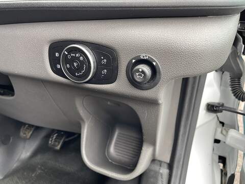 Ford Transit 2.0 460 EcoBlue Leader RWD L4 H3 Euro 6 (s/s) 5dr (17 Seat, DRW) - U401