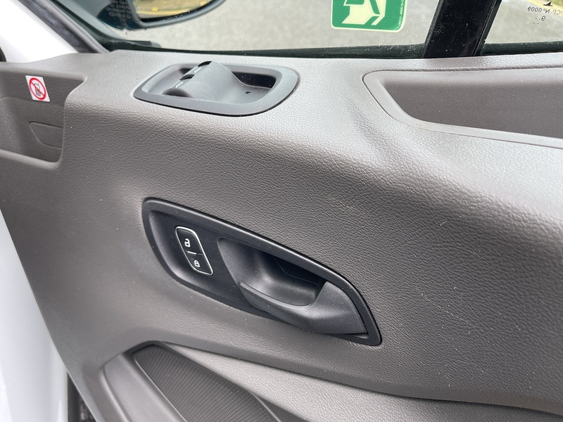 Ford Transit 2.0 460 EcoBlue Leader RWD L4 H3 Euro 6 (s/s) 5dr (17 Seat, DRW) - U401