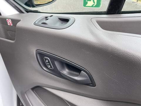 Ford Transit 2.0 460 EcoBlue Leader RWD L4 H3 Euro 6 (s/s) 5dr (17 Seat, DRW) - U401