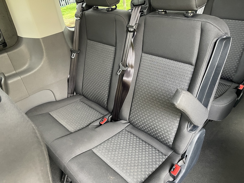 Ford Transit 2.0 460 EcoBlue Leader RWD L4 H3 Euro 6 (s/s) 5dr (17 Seat, DRW) - U401