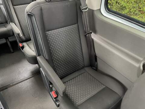 Ford Transit 2.0 460 EcoBlue Leader RWD L4 H3 Euro 6 (s/s) 5dr (17 Seat, DRW) - U401