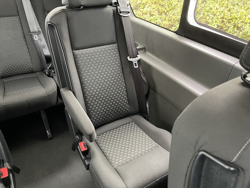 Ford Transit 2.0 460 EcoBlue Leader RWD L4 H3 Euro 6 (s/s) 5dr (17 Seat, DRW) - U401