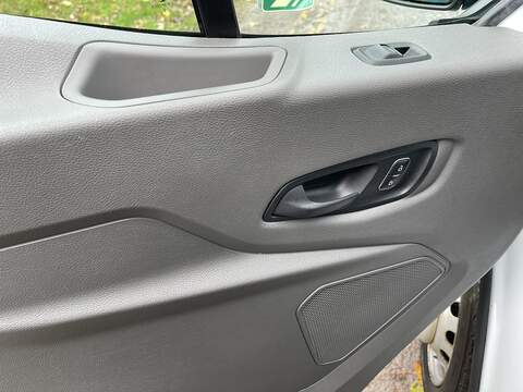 Ford Transit 2.0 460 EcoBlue Leader RWD L4 H3 Euro 6 (s/s) 5dr (17 Seat, DRW) - U401