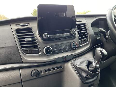 Ford Transit 2.0 460 EcoBlue Leader RWD L4 H3 Euro 6 (s/s) 5dr (17 Seat, DRW) - U401