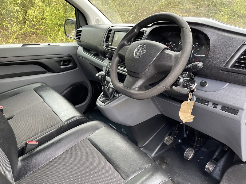 Vauxhall Vivaro 1.5 Turbo D 2900 Dynamic L2 H1 Euro 6 (s/s) 6dr - U405
