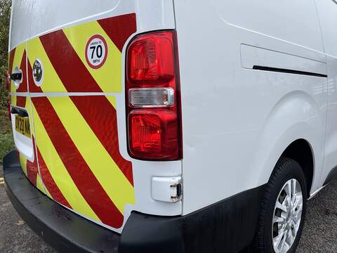 Vauxhall Vivaro 1.5 Turbo D 2900 Dynamic L2 H1 Euro 6 (s/s) 6dr - U405