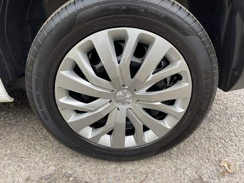 Peugeot Partner 1.5 BlueHDi 1000 Professional Standard Panel Van SWB Euro 6 (s/s) 5dr - U406