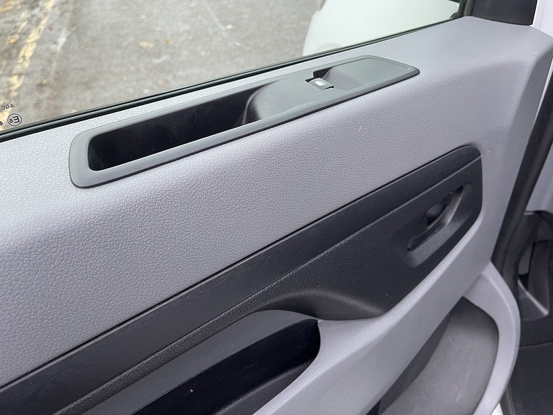 Peugeot Expert 1.5 BlueHDi 1000 Professional Premium Standard Panel Van MWB Euro 6 (s/s) 6dr - U408