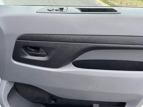 Peugeot Expert 1.5 BlueHDi 1000 Professional Premium Standard Panel Van MWB Euro 6 (s/s) 6dr - U408