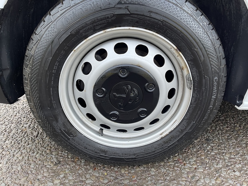 Peugeot Expert 1.5 BlueHDi 1000 Professional Premium Standard Panel Van MWB Euro 6 (s/s) 6dr - U408