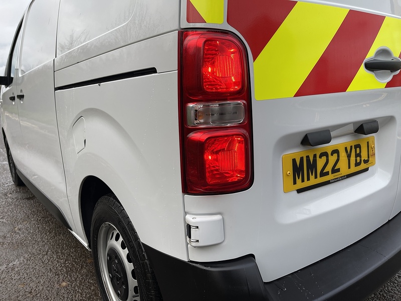 Peugeot Expert 1.5 BlueHDi 1000 Professional Premium Standard Panel Van MWB Euro 6 (s/s) 6dr - U408