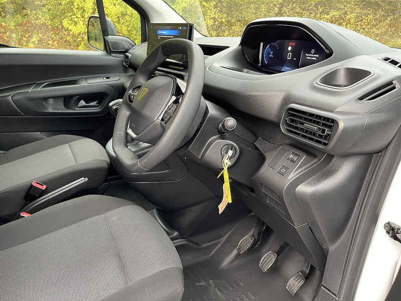 Peugeot Partner 1.5 BlueHDi 1000 Professional Standard Panel Van SWB Euro 6 (s/s) 5dr - U409