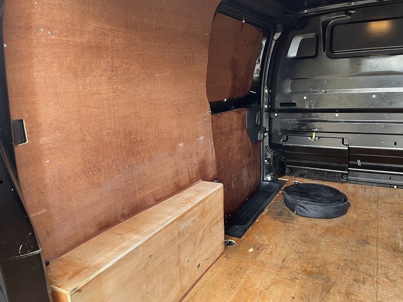 Citroen e-Dispatch e 1000 75kWh Enterprise Pro M Auto MWB 6dr (7.4kW Charger) - U411