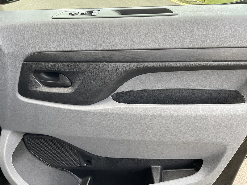 Citroen e-Dispatch e 1000 75kWh Enterprise Pro M Auto MWB 6dr (7.4kW Charger) - U411