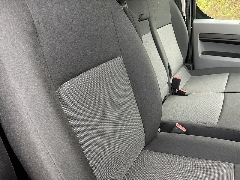 Citroen e-Dispatch e 1000 75kWh Enterprise Pro M Auto MWB 6dr (7.4kW Charger) - U411