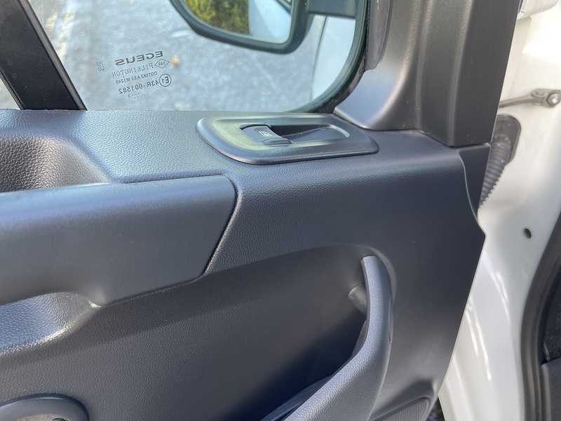 Renault Master 2.3 dCi ENERGY 35 Business LoLoader Luton 2dr Diesel Manual FWD LWB Euro 6 (s/s) (145 bhp) - U413