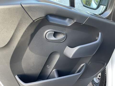 Renault Master 2.3 dCi ENERGY 35 Business LoLoader Luton 2dr Diesel Manual FWD LWB Euro 6 (s/s) (145 bhp) - U413