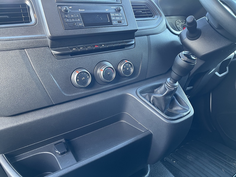 Renault Master 2.3 dCi ENERGY 35 Business LoLoader Luton 2dr Diesel Manual FWD LWB Euro 6 (s/s) (145 bhp) - U413