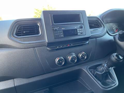 Renault Master 2.3 dCi ENERGY 35 Business LoLoader Luton 2dr Diesel Manual FWD LWB Euro 6 (s/s) (145 bhp) - U413