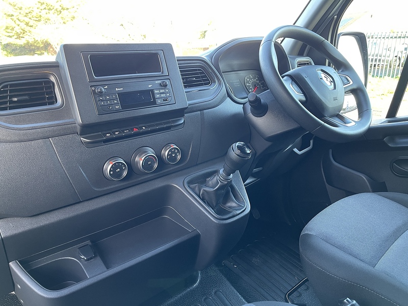 Renault Master 2.3 dCi ENERGY 35 Business LoLoader Luton 2dr Diesel Manual FWD LWB Euro 6 (s/s) (145 bhp) - U413