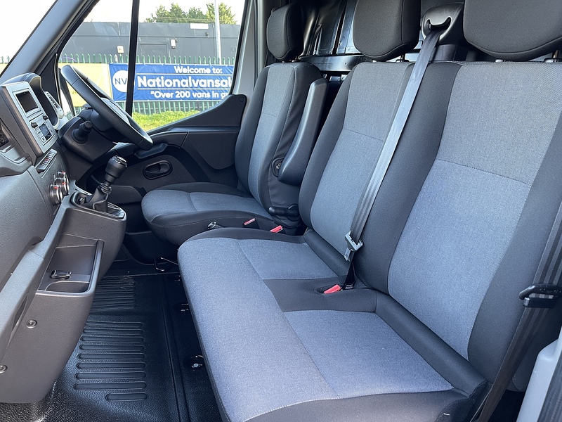 Renault Master 2.3 dCi ENERGY 35 Business LoLoader Luton 2dr Diesel Manual FWD LWB Euro 6 (s/s) (145 bhp) - U413