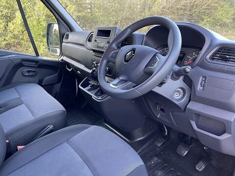 Renault Master 2.3 dCi ENERGY 35 Business LoLoader Luton 2dr Diesel Manual FWD LWB Euro 6 (s/s) (145 bhp) - U413