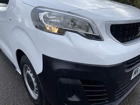 Peugeot Expert 2.0 BlueHDi 1400 Professional Standard Panel Van MWB Euro 6 (s/s) 6dr - U418