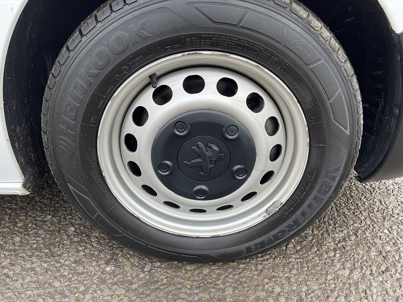 Peugeot Expert 2.0 BlueHDi 1400 Professional Standard Panel Van MWB Euro 6 (s/s) 6dr - U418