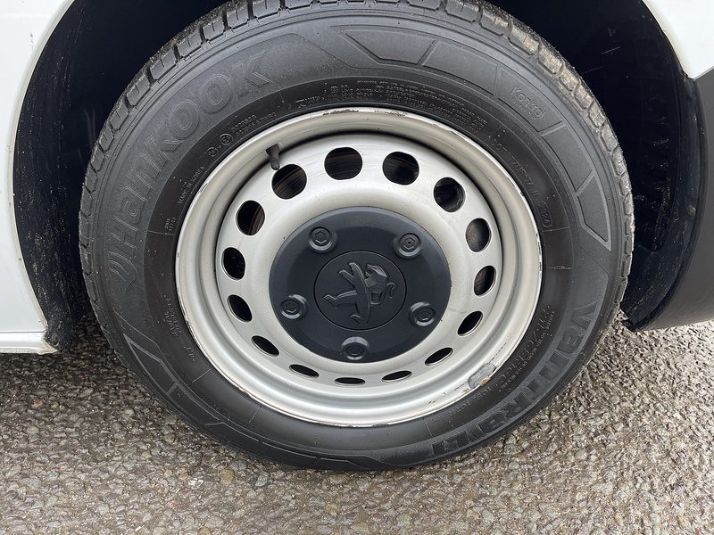 Peugeot Expert 2.0 BlueHDi 1400 Professional Standard Panel Van MWB Euro 6 (s/s) 6dr - U418