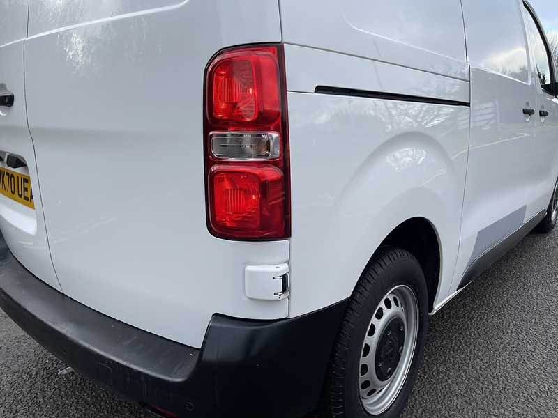 Peugeot Expert 2.0 BlueHDi 1400 Professional Standard Panel Van MWB Euro 6 (s/s) 6dr - U418