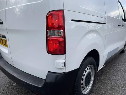 Peugeot Expert 2.0 BlueHDi 1400 Professional Standard Panel Van MWB Euro 6 (s/s) 6dr - U418