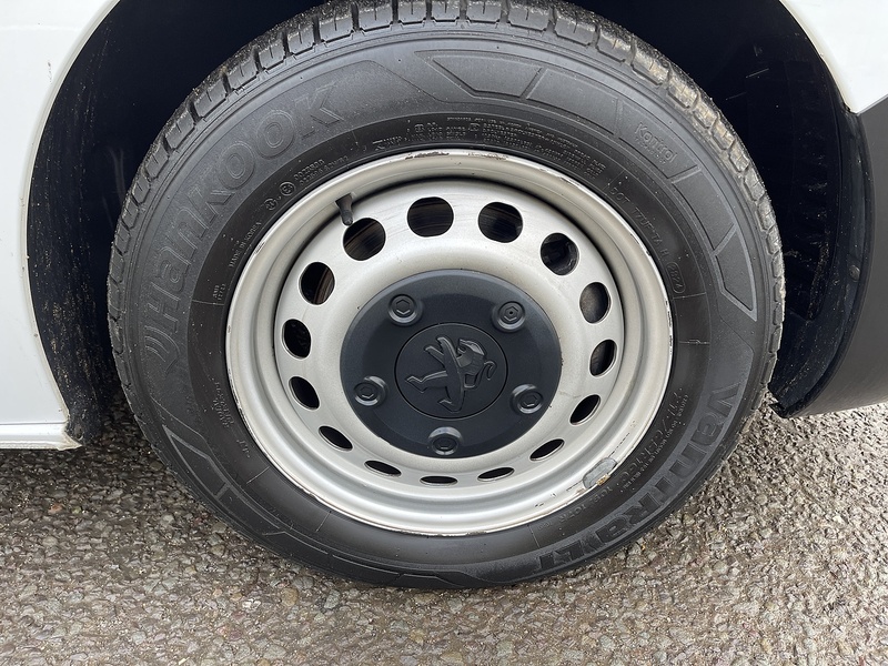 Peugeot Expert 2.0 BlueHDi 1400 Professional Standard Panel Van MWB Euro 6 (s/s) 6dr - U418