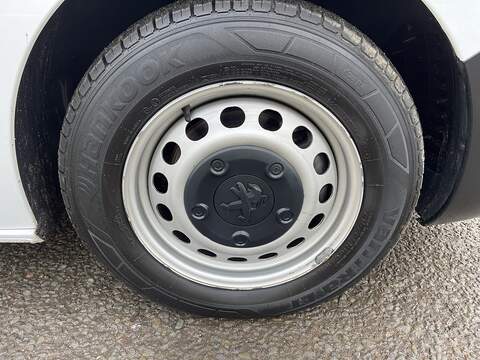 Peugeot Expert 2.0 BlueHDi 1400 Professional Standard Panel Van MWB Euro 6 (s/s) 6dr - U418