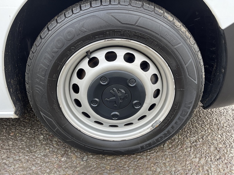 Peugeot Expert 2.0 BlueHDi 1400 Professional Standard Panel Van MWB Euro 6 (s/s) 6dr - U418