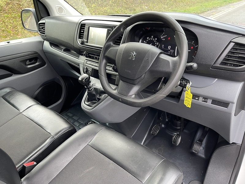 Peugeot Expert 2.0 BlueHDi 1400 Professional Standard Panel Van MWB Euro 6 (s/s) 6dr - U418