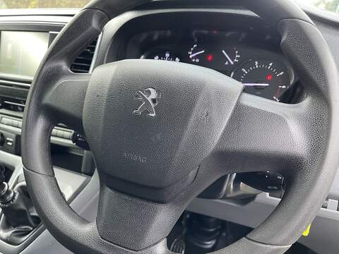 Peugeot Expert 2.0 BlueHDi 1400 Professional Standard Panel Van MWB Euro 6 (s/s) 6dr - U418