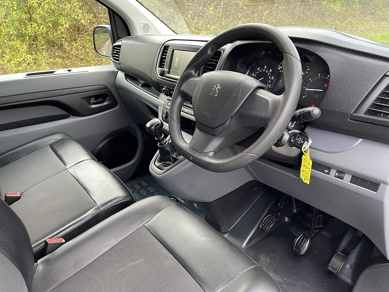 Peugeot Expert 2.0 BlueHDi 1400 Professional Standard Panel Van MWB Euro 6 (s/s) 6dr - U418